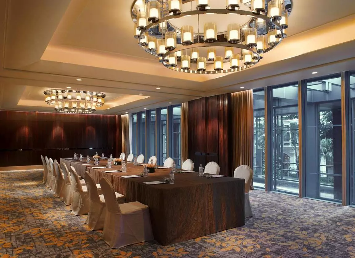 Carlton Hotel Singapore SALLON (Copy).jpg